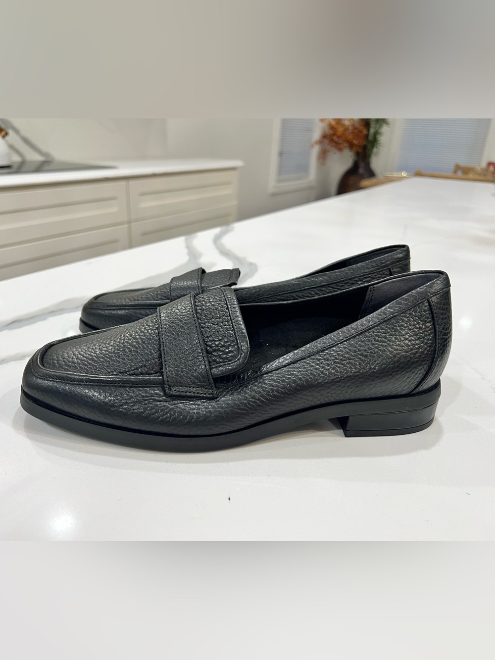 Vionic Sellah Black Pebbled Leather Square Toe Loafers Size 8